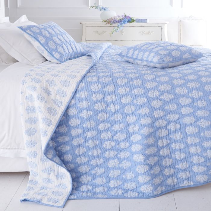 Blue and white bedspreads outlet and quilts
