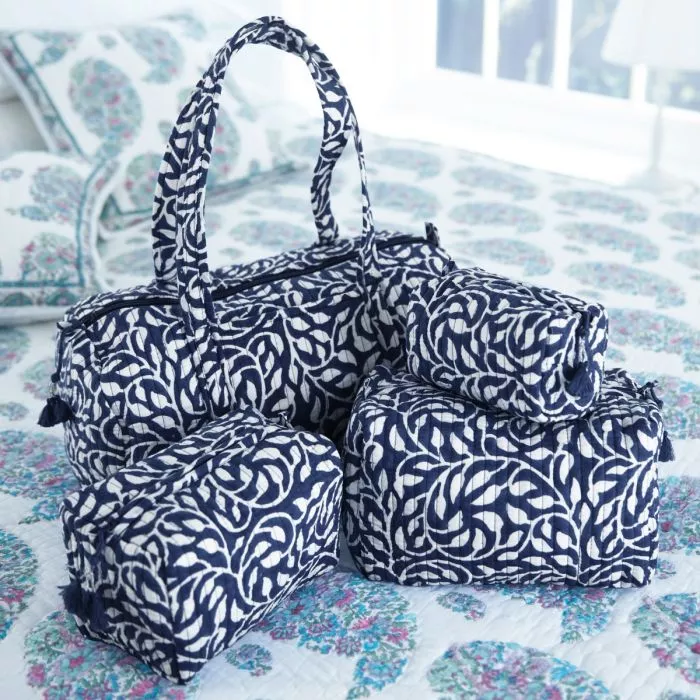 Weekend & Wash Bags Blue Leaves