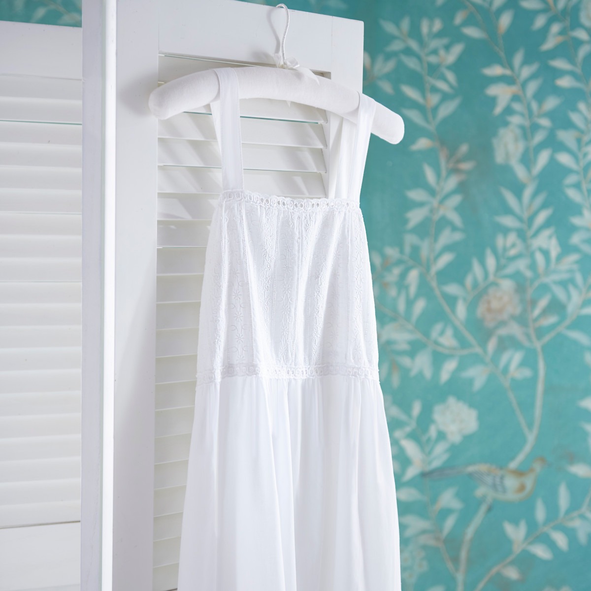 Luxurious Bed Linen and Fine Fragrances Cologne & Cotton